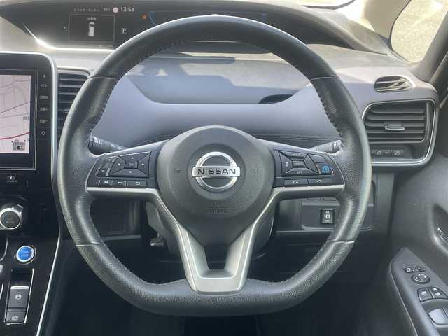 日産 セレナ e－パワー ハイウェイスター V 愛知県 2019(令1)年 6.4万km パール 純正ナビ/・BT、FM、AM、ipod、USB/後席用モニター/ETC/セーフティパック/パーキングアシスト/横滑り防止装置/ABS/オートライト/LEDヘッドライト/衝撃被害軽減システム/クローズコントロール/レーンアシスト/純正フロアマット/純正15インチアルミホイール/スマートキー