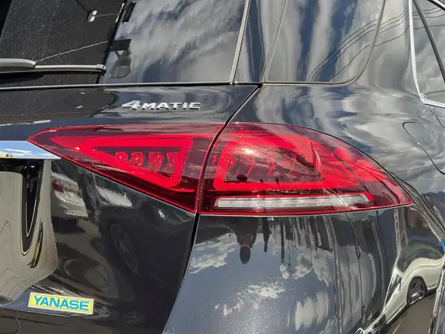 メルセデス・ベンツ ＧＬＥ３００ｄ 4MATIC AMGライン 山梨県 2020(令2)年 4.4万km オブシディアンブラック 純正ナビ/　（フルセグTV/USB/Bluetooth）/ワンオーナー/レザーEXC/　・黒革/　・前席ベンチレーション/　・HUD/　・Burmesterサラウンドサウンドシステム/　・エアバランスパッケージ/シートヒーター/パノラミックスライディングルーフ/リアエンター/レーダーセーフティパッケージ/360°カメラ/温冷カップホルダー/純正20インチAW/ETC/マルチビームLEDヘッドライト/社外AW付スタッドレスタイヤ車載