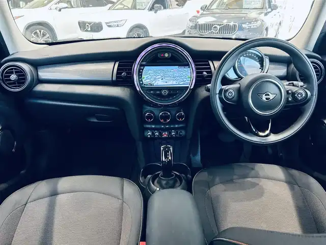 ＭＩＮＩ ミニ クーパー D 大阪府 2020(令2)年 2.1万km ソラリスオレンジ ペッパーP/ワンオーナー/インテリジェントセーフティ/純正ナビ/バックカメラ/純正15インチAW/LEDヘッドライト/クリアランスソナー/ETC/ドラレコ/USB/Bluetooth