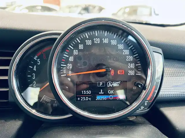 ＭＩＮＩ ミニ クーパー D 大阪府 2020(令2)年 2.1万km ソラリスオレンジ ペッパーP/ワンオーナー/インテリジェントセーフティ/純正ナビ/バックカメラ/純正15インチAW/LEDヘッドライト/クリアランスソナー/ETC/ドラレコ/USB/Bluetooth