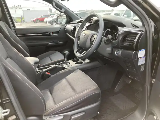 トヨタ ハイラックス Z ブラックラリーエディション 鳥取県 2020(令2)年 4.4万km アティチュードブラックマイカ ４WD/ディーゼルターボ車/純正ナビ/フルセグ/CD/DVD/BT/USB/HDMI/バックカメラ・ETC/トヨタセーフティセンス/レーンキープアシスト/レーダークルーズコントロール/ドライブレコーダー/純正ベッドライナー/ＬＥＤヘットライト/純正18インチアルミホイール/プッシュエンジンスタート/フロアマット・ドアバイザー