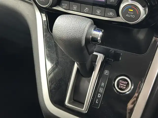 日産 セレナ ハイウェイスター 大阪府 2016(平28)年 5.6万km ブリリアントホワイトパール ALPINEナビ(フルセグ/Bluetooth) 360カメラ ETC 後席モニター デジタルインナーミラー 衝突軽減 クルコン パークアシスト コーナーセンサー 両側パワースライドドア 前後ドラレコ