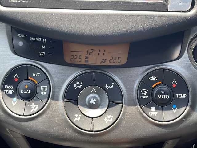 トヨタ ＲＡＶ４ スタイル 兵庫県 2011(平23)年 9.3万km ホワイトパールクリスタルシャイン ワンオーナー/純正SDナビ・フルセグ・BT・CD・DVD・FM・AM/バックカメラ/ETC/クルーズコントロール/ダウンヒルアシスト/プッシュスタート/スマートキー×1/純正ドアバイザー/純正フロアマット