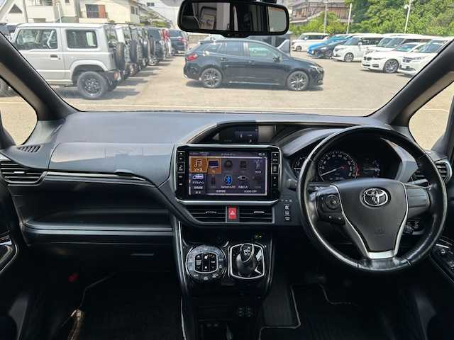 トヨタ エスクァイア ハイブリッド Gi プレミアムパッケージ ブラックテーラード 大阪府 2020(令2)年 3.6万km ブラック ＡＬＰＩＮＥ１１インチナビ　/フルセグ　/Ｂｌｕｅｔｏｏｔｈ　/バックカメラ　/両側パワースライドドア　/ハーフレザーシート　/シートヒーター　/ステアリングヒーター　/クルーズコントロール　/ＥＴＣ/フロアーマット/LEDヘッドライト