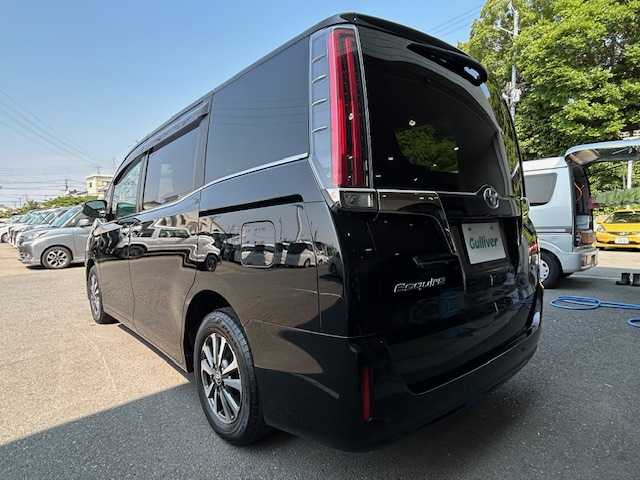 トヨタ エスクァイア ハイブリッド Gi プレミアムパッケージ ブラックテーラード 大阪府 2020(令2)年 3.6万km ブラック ＡＬＰＩＮＥ１１インチナビ　/フルセグ　/Ｂｌｕｅｔｏｏｔｈ　/バックカメラ　/両側パワースライドドア　/ハーフレザーシート　/シートヒーター　/ステアリングヒーター　/クルーズコントロール　/ＥＴＣ/フロアーマット/LEDヘッドライト