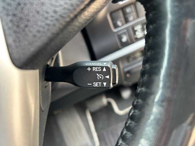 トヨタ エスクァイア ハイブリッド Gi プレミアムパッケージ ブラックテーラード 大阪府 2020(令2)年 3.6万km ブラック ＡＬＰＩＮＥ１１インチナビ　/フルセグ　/Ｂｌｕｅｔｏｏｔｈ　/バックカメラ　/両側パワースライドドア　/ハーフレザーシート　/シートヒーター　/ステアリングヒーター　/クルーズコントロール　/ＥＴＣ/フロアーマット/LEDヘッドライト