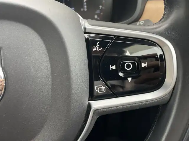 ボルボ Ｖ９０ T6 AWD インスクリプション 東京都 2018(平30)年 2.4万km パール 純正ナビ/バックカメラ/BSM/アダプティブクルーズコントロール/ETC/フルセグTV/LEDヘッドライト/プッシュスタート/ワンオーナー