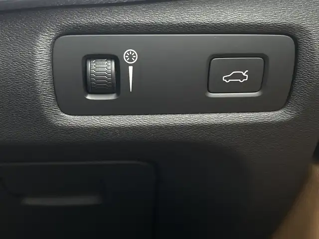 ボルボ Ｖ９０ T6 AWD インスクリプション 東京都 2018(平30)年 2.4万km パール 純正ナビ/バックカメラ/BSM/アダプティブクルーズコントロール/ETC/フルセグTV/LEDヘッドライト/プッシュスタート/ワンオーナー