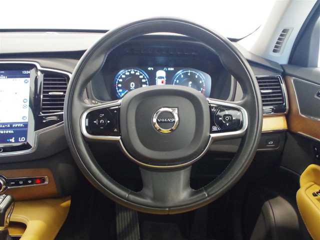 ボルボ ＸＣ９０ T6 AWD インスクリプション 岐阜県 2016(平28)年 5.5万km エンバーブラックメタリック ACC/ヘッドアップディスプレイ/純正ナビ/　Bluetooth/　フルセグTV/　AppleCarPlay/CitySafety（衝突回避・被害軽減ブレーキシステム）/BLIS（ブラインドスポットモニター）/クロストラフィックアラート/レーンキーピングエイド/ロードサインインフォメーション/360°ビューカメラ/パークアシストパイロット/エレクトロニックスタビリティコントロール（横滑り防止機能）/シートヒーター（前後列）/エアシート（前列）/3列シート/ETC2.0/純正フロアマット