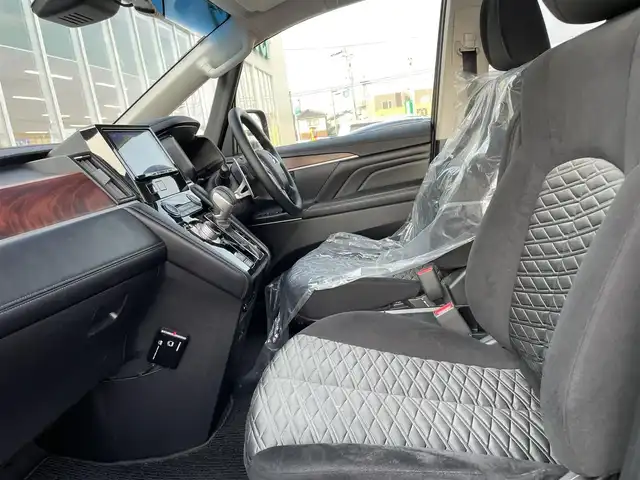 三菱 デリカＤ：５ P 石川県 2023(令5)年 3.1万km グラファイトグレーメタリック/ブラックマイカ 4WD/9型ナビ/フルセグTV/全方位カメラ/LEDヘッドライト/ETC/両側パワースライドドア/レーダークルーズ/レーダーブレーキ/ブラインドスポットモニター/スマートキー/プッシュスタート/シートヒーター/パワーバックドア/オートステップレス/保証書