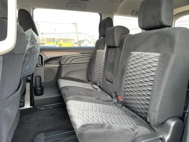 三菱 デリカＤ：５ P 石川県 2023(令5)年 3.1万km グラファイトグレーメタリック/ブラックマイカ 4WD/9型ナビ/フルセグTV/全方位カメラ/LEDヘッドライト/ETC/両側パワースライドドア/レーダークルーズ/レーダーブレーキ/ブラインドスポットモニター/スマートキー/プッシュスタート/シートヒーター/パワーバックドア/オートステップレス/保証書