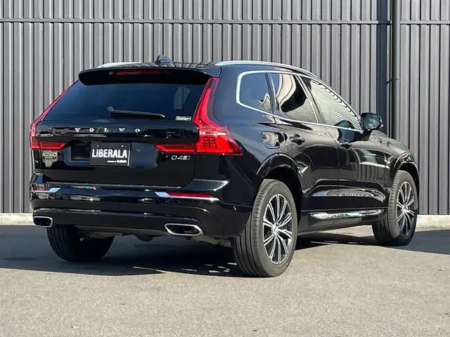 ボルボ ＸＣ６０ D4 AWD インスクリプション 福島県 2020(令2)年 3.8万km オニキスブラックP CitySafety/全車速追従機能付ACC/パイロットアシスト/ステアリングアシスト付BLIS/レーンチェンジマージエイド/レーンキーピングエイド/クロストラフィックアラート/ロードサインインフォメーション/フルアクティブハイビーム/360°ビューカメラ/ブレーキオートホールド機能/パークアシストパイロット/ヘッドアップディスプレイ/パーフォレーテッドファインナッパレザー(アンバー)/8ウェイパワーシート(D/N)/電動ランバーサポート(D/N)/シートヒーター(全席)/ベンチレーション機能(D/N)/リラクゼーション機能(D/N)/harman/kardonプレミアムサウンド/HDDナビゲーション/フルセグTV/CDプレイヤー/ETC2.0/AppleCarPlay/AndroidAuto/ドリフトウッドパネル/本革巻シルクメタルステアリングホイール/ステアリングホイールヒーター/イルミネーテッド本革巻シフトノブ/インテリアイルミネーション/アンビエントライト/パワーテールゲート(ハンズフリー機構付)/4ゾーンフルオートマチックエアコン/LEDフロントフォグライト/取扱説明書/保証書/スペアキー