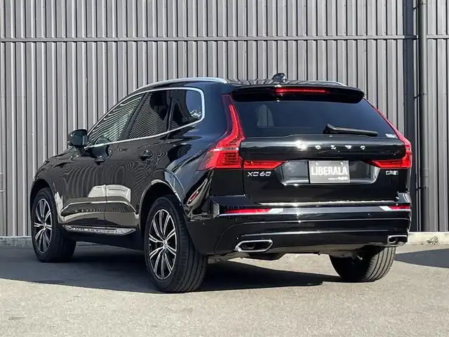 ボルボ ＸＣ６０ D4 AWD インスクリプション 福島県 2020(令2)年 3.8万km オニキスブラックP CitySafety/全車速追従機能付ACC/パイロットアシスト/ステアリングアシスト付BLIS/レーンチェンジマージエイド/レーンキーピングエイド/クロストラフィックアラート/ロードサインインフォメーション/フルアクティブハイビーム/360°ビューカメラ/ブレーキオートホールド機能/パークアシストパイロット/ヘッドアップディスプレイ/パーフォレーテッドファインナッパレザー(アンバー)/8ウェイパワーシート(D/N)/電動ランバーサポート(D/N)/シートヒーター(全席)/ベンチレーション機能(D/N)/リラクゼーション機能(D/N)/harman/kardonプレミアムサウンド/HDDナビゲーション/フルセグTV/CDプレイヤー/ETC2.0/AppleCarPlay/AndroidAuto/ドリフトウッドパネル/本革巻シルクメタルステアリングホイール/ステアリングホイールヒーター/イルミネーテッド本革巻シフトノブ/インテリアイルミネーション/アンビエントライト/パワーテールゲート(ハンズフリー機構付)/4ゾーンフルオートマチックエアコン/LEDフロントフォグライト/取扱説明書/保証書/スペアキー
