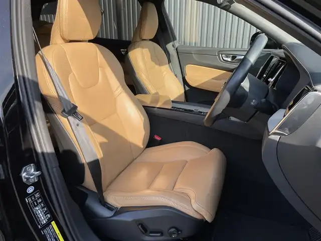 ボルボ ＸＣ６０ D4 AWD インスクリプション 福島県 2020(令2)年 3.8万km オニキスブラックP CitySafety/全車速追従機能付ACC/パイロットアシスト/ステアリングアシスト付BLIS/レーンチェンジマージエイド/レーンキーピングエイド/クロストラフィックアラート/ロードサインインフォメーション/フルアクティブハイビーム/360°ビューカメラ/ブレーキオートホールド機能/パークアシストパイロット/ヘッドアップディスプレイ/パーフォレーテッドファインナッパレザー(アンバー)/8ウェイパワーシート(D/N)/電動ランバーサポート(D/N)/シートヒーター(全席)/ベンチレーション機能(D/N)/リラクゼーション機能(D/N)/harman/kardonプレミアムサウンド/HDDナビゲーション/フルセグTV/CDプレイヤー/ETC2.0/AppleCarPlay/AndroidAuto/ドリフトウッドパネル/本革巻シルクメタルステアリングホイール/ステアリングホイールヒーター/イルミネーテッド本革巻シフトノブ/インテリアイルミネーション/アンビエントライト/パワーテールゲート(ハンズフリー機構付)/4ゾーンフルオートマチックエアコン/LEDフロントフォグライト/取扱説明書/保証書/スペアキー
