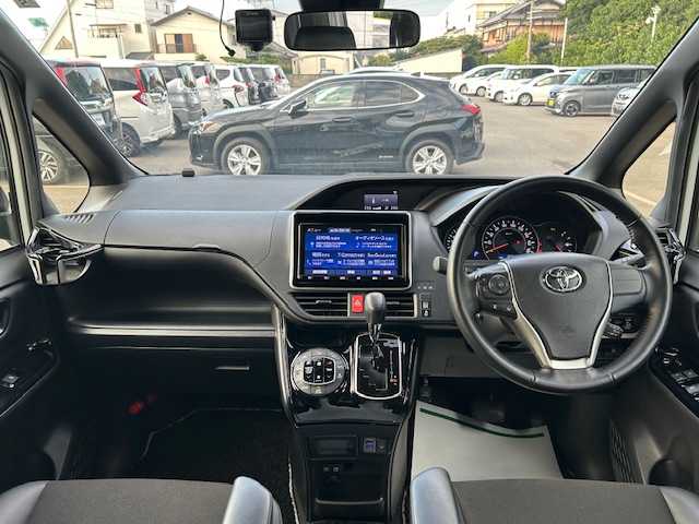 トヨタ ノア Si ダブルバイビーⅡ 大阪府 2020(令2)年 2.3万km ホワイトパールクリスタルシャイン ９型ナビ　/フルセグ　/Ｂｌｕｅｔｏｏｔｈ　/バックカメラ　/両側パワースライドドア　/ハーフレザーシート　/クルーズコントロール　/ビルトイン２．０ＥＴＣ　/ＬＥＤヘッドライト　/オートライト　/フロアーマット/サイドバイザー/オートハイビーム