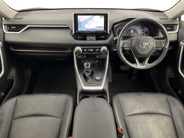 トヨタ ＲＡＶ４ G Zパッケージ 鹿児島県 2019(令1)年 5.8万km ホワイトパールクリスタルシャイン アルパイン製9インチナビ/(BT/CD/DVD/フルセグTV/AM/FM)/トヨタセーフティセンス/レーダークルーズコントロール/プリクラッシュセーフティ/レーンキープアシスト/オートマチックハイビーム/ブラインドスポットモニター/デジタルインナーミラー/パワーバックドア/レザーシート/前席シートヒーター/ステアリングヒーター/革巻きステアリング/ステアリングスイッチ/バックカメラ/純正フロアマット/純正LEDヘッドライト/純正19インチアルミホイール/スペアキー/保証書/取扱説明書