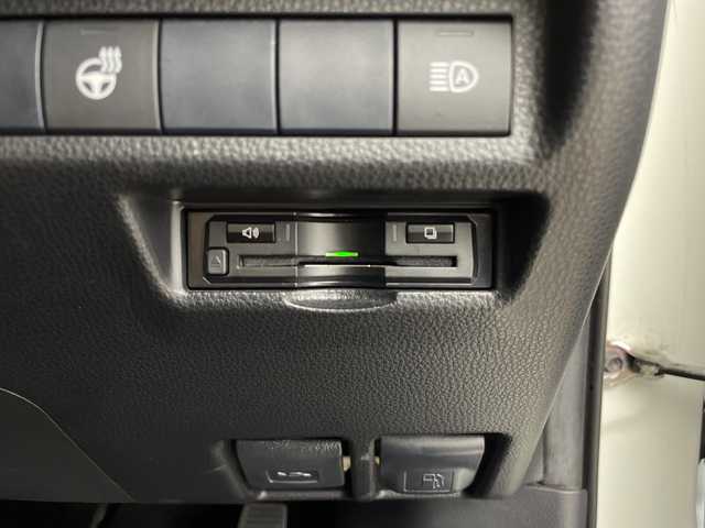 トヨタ ＲＡＶ４ G Zパッケージ 鹿児島県 2019(令1)年 5.8万km ホワイトパールクリスタルシャイン アルパイン製9インチナビ/(BT/CD/DVD/フルセグTV/AM/FM)/トヨタセーフティセンス/レーダークルーズコントロール/プリクラッシュセーフティ/レーンキープアシスト/オートマチックハイビーム/ブラインドスポットモニター/デジタルインナーミラー/パワーバックドア/レザーシート/前席シートヒーター/ステアリングヒーター/革巻きステアリング/ステアリングスイッチ/バックカメラ/純正フロアマット/純正LEDヘッドライト/純正19インチアルミホイール/スペアキー/保証書/取扱説明書