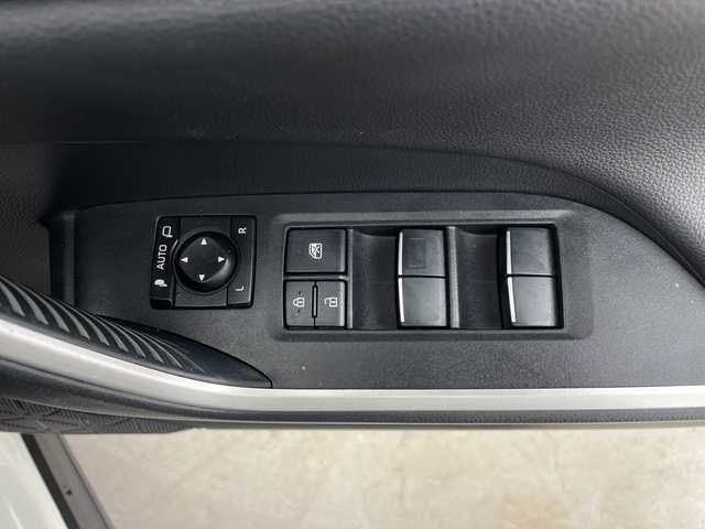 トヨタ ＲＡＶ４ G Zパッケージ 鹿児島県 2019(令1)年 5.8万km ホワイトパールクリスタルシャイン アルパイン製9インチナビ/(BT/CD/DVD/フルセグTV/AM/FM)/トヨタセーフティセンス/レーダークルーズコントロール/プリクラッシュセーフティ/レーンキープアシスト/オートマチックハイビーム/ブラインドスポットモニター/デジタルインナーミラー/パワーバックドア/レザーシート/前席シートヒーター/ステアリングヒーター/革巻きステアリング/ステアリングスイッチ/バックカメラ/純正フロアマット/純正LEDヘッドライト/純正19インチアルミホイール/スペアキー/保証書/取扱説明書