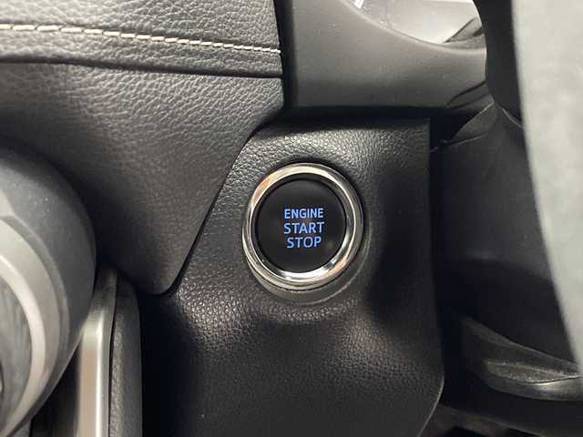 トヨタ ＲＡＶ４ G Zパッケージ 鹿児島県 2019(令1)年 5.8万km ホワイトパールクリスタルシャイン アルパイン製9インチナビ/(BT/CD/DVD/フルセグTV/AM/FM)/トヨタセーフティセンス/レーダークルーズコントロール/プリクラッシュセーフティ/レーンキープアシスト/オートマチックハイビーム/ブラインドスポットモニター/デジタルインナーミラー/パワーバックドア/レザーシート/前席シートヒーター/ステアリングヒーター/革巻きステアリング/ステアリングスイッチ/バックカメラ/純正フロアマット/純正LEDヘッドライト/純正19インチアルミホイール/スペアキー/保証書/取扱説明書