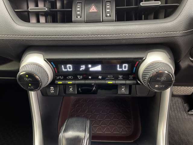 トヨタ ＲＡＶ４ G Zパッケージ 鹿児島県 2019(令1)年 5.8万km ホワイトパールクリスタルシャイン アルパイン製9インチナビ/(BT/CD/DVD/フルセグTV/AM/FM)/トヨタセーフティセンス/レーダークルーズコントロール/プリクラッシュセーフティ/レーンキープアシスト/オートマチックハイビーム/ブラインドスポットモニター/デジタルインナーミラー/パワーバックドア/レザーシート/前席シートヒーター/ステアリングヒーター/革巻きステアリング/ステアリングスイッチ/バックカメラ/純正フロアマット/純正LEDヘッドライト/純正19インチアルミホイール/スペアキー/保証書/取扱説明書