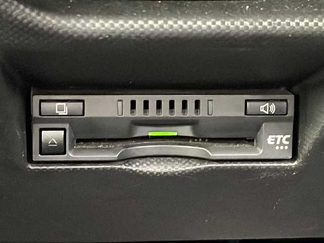 トヨタ ライズ Z 長野県 2020(令2)年 4.5万km シャイニングホワイトパール モデリスタエアロ(F・S・R)/トヨタセーフティセンス/純正9インチディスプレイオーディオ/FM・AM・フルセグTV・Bluetooth/AppleCarPlay対応/パノラミックビューモニター/純正17インチアルミホイール/レーダークルーズコントロール/前後ドライブレコーダー/前後コーナーセンサー/前席シートヒーター/ステアリングスイッチ/革巻きステアリング/LEDヘッドライト/オートライト/フォグランプ/プッシュスタート/スマートキー