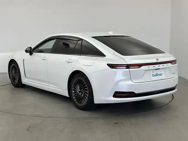 トヨタ クラウン Z 愛知県 2024(令6)年 0.2万km プレシャスホワイトパール ワンオーナー/トヨタセーフティーセンス/　・プリクラッシュセーフティーセンス/　・レーダークルーズコントロール/　・レーントレーシングアシスト/　・アダプティブハイビームシステム/　・プロアクティブドライイングアシスト/　・発進遅れ告知機能/ブラックパッケージ/純正ナビ/（Bluetooth/フルセグTV/USB入力/AM/FM）/パノラミックビューモニター/デジタルインナーミラー/ヘッドアップディスプレイ/ブラインドスポットモニター/置くだけ充電/ステアリングヒーター/シートヒーター/ベンチレーション/パワーシート/電動リアゲード/純正20インチAW/パドルシフト/リアドアサンシェード/プッシュスタート/スマートキー×2、カードキー×1