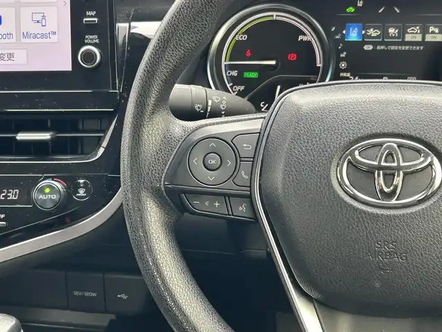 トヨタ カムリ X 滋賀県 2021(令3)年 3.8万km アティチュードブラックマイカ 9インチ純正ナビ/(FM/AM/USB/Bluetooth)/バックカメラ/ETC/前ドライブレコーダー/ＴｏｙｏｔａＳａｆｅｔｙＳｅｎｓｅ/・プリクラッシュブレーキアシスト	/・レーンキープアシスト		/・レーダークルーズコントロール/・標識検知機能	/電動格納ミラー/電子パーキング/ブレーキホールド/ステアリングスイッチ/オートライト/LEDヘッドライト/フロントフォグ/オートマチックハイビーム/フルオートエアコン/プッシュスタート/スマートキー/純正フロアマット/USB端子/ドライブモードセレクト/EVモード