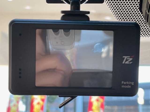 トヨタ カムリ 宮城県 2017(平29)年 1.7万km スティールブロンドM トヨタセーフティーセンス/・プリクラッシュセーフティ/・オートマチックハイビーム/・レーダークルーズコントロール/・ブラインドスポットモニター/・先行車発信アラート/・リヤクロストラフィックアラート/・後退時車両検知警報/・クリアランスソナー/純正ナビ/・フルセグTV/Bluetooth/USB/・ETC/・ドライブレコーダー/ヘッドアップディスプレイ/電子パーキング/・オートホールド/ステアリングスイッチ/レザーシート/・シートヒーター（運転席・助手席）/・パワーシート（運転席・助手席）/LEDヘッドライト/・オートライト/・オートマッチクハイビーム/・フォグランプ/アイドリングストップ/・プッシュスタート/・スマートキー/純正フロアマット/純正18インチアルミホイール/電動格納ミラー/ドアバイザー
