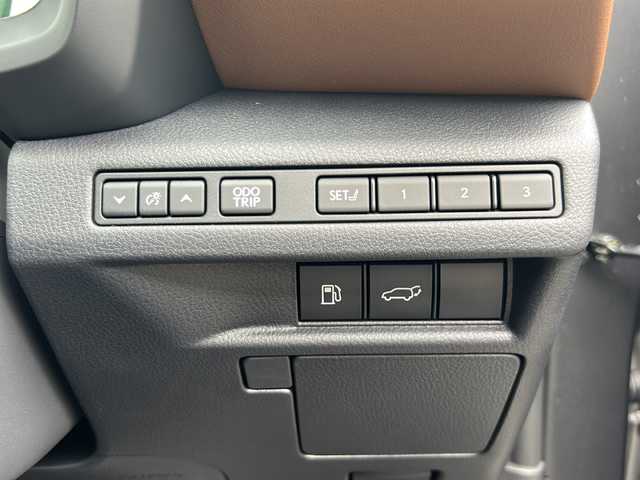 レクサス ＬＢＸ リラックス 徳島県 2025(令7)年 0.2万km ソニッククロム 〇ワンオーナー/〇モデリスタエアロ（F.S.R）/〇茶革シート/〇純正9.8インチディスプレイオーディオ/（Bluetooth/フルセグ/FM/AM）/〇パノラミックビューモニター/〇パワーシートメモリー機能付き（D席）/〇シートヒーター（D＋N席）/〇ステアリングヒーター/〇パワーバックドア/〇LEDヘッドライト/〇ワイヤレス充電/〇パドルシフト/〇ドラレコ一体型デジタルインナーミラー/〇前後ドライブレコーダー/〇ETC2.0/〇純正18AW/〇スペアキー2本/〇カードキー/Lexus Safety System/〇プリクラッシュセーフティ〔PCS〕/〇レーダークルーズコントロール/〇レーントレーシングアシスト〔LTA〕/〇ブラインドスポットモニター〔BSM〕/〇アダプティブハイビームシステム/Lexus Teammate/Advanced Drive/Advanced Park