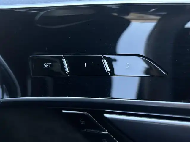 アウディ Ｓ８ 愛知県 2020(令2)年 5.8万km グレイシアホワイトメタリック ワンオーナー/純正メモリナビ(USB/DVD/BT/AppleCarPlay/AndroidAuto/フルセグ)/Audiドライバーアシスト/ ・速度警告/ ・アダクティブドライブアシスト/ ・接近警告/ ・Audiプレセンス/ ・Audiサイドアシスト/ ・レーン逸脱警告/Audiドライブセレクト/アダクティブサス/インテリジェントコースティング/パーキングエイド/リアクロストラフィックアシスト/サンルーフ/BANG&OLVFSENサウンド/アラウンドビュー・バックカメラ/4WD/ターボ/パワーバックドア/パドルシフト/レザーシート/パワーシート/シートヒーター・エアシート/ETC2.0/LEDヘッドライト/純正AW21インチ/電動格納ミラー/純正フロアマット/アイドリングストップ/プッシュスタート/スマートキー・スペアキー１本/ステアリングリモコン/ハンズフリー/ABS/取扱説明書・保証書