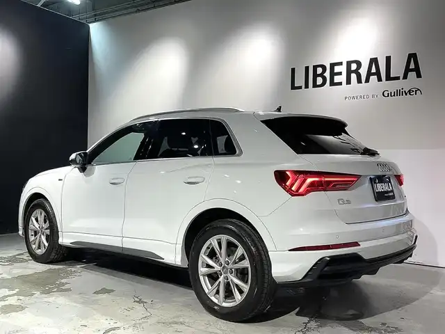 アウディ アウディ Ｑ３ 35TDIクワトロ Sライン 道央・札幌 2020(令2)年 3.6万km パール ベーシックパッケージ/・シートヒーター/・シート電動調整機能/・ステアリングホイール３スポークレザーマルチファンクションパドルシフトフラットボトム/・オートマチックテールゲート/・Audiホールドアシスト/・ランバーサポート４ウェイ/テクノロジーパッケージ/・スマートフォンインターフェイス/・ワイヤレスチャージング/アンビエントライティング/Audiパーキングシステム/Slineバンパー/シートベルトモニタリング/サウンドビューカメラ/バーチャルコックピット/エレクトロメカニカルパーキングブレーキ/ドアシルトリムslineロゴ/ルームミラー自動防眩/アドバンスキーシステム/ビルトイン2.0ETC
