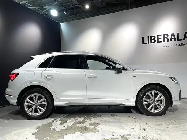 アウディ アウディ Ｑ３ 35TDIクワトロ Sライン 道央・札幌 2020(令2)年 3.6万km パール ベーシックパッケージ/・シートヒーター/・シート電動調整機能/・ステアリングホイール３スポークレザーマルチファンクションパドルシフトフラットボトム/・オートマチックテールゲート/・Audiホールドアシスト/・ランバーサポート４ウェイ/テクノロジーパッケージ/・スマートフォンインターフェイス/・ワイヤレスチャージング/アンビエントライティング/Audiパーキングシステム/Slineバンパー/シートベルトモニタリング/サウンドビューカメラ/バーチャルコックピット/エレクトロメカニカルパーキングブレーキ/ドアシルトリムslineロゴ/ルームミラー自動防眩/アドバンスキーシステム/ビルトイン2.0ETC