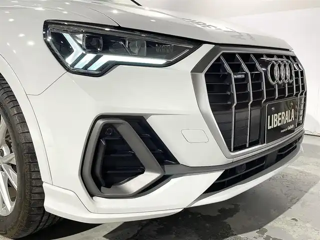 アウディ アウディ Ｑ３ 35TDIクワトロ Sライン 道央・札幌 2020(令2)年 3.6万km パール ベーシックパッケージ/・シートヒーター/・シート電動調整機能/・ステアリングホイール３スポークレザーマルチファンクションパドルシフトフラットボトム/・オートマチックテールゲート/・Audiホールドアシスト/・ランバーサポート４ウェイ/テクノロジーパッケージ/・スマートフォンインターフェイス/・ワイヤレスチャージング/アンビエントライティング/Audiパーキングシステム/Slineバンパー/シートベルトモニタリング/サウンドビューカメラ/バーチャルコックピット/エレクトロメカニカルパーキングブレーキ/ドアシルトリムslineロゴ/ルームミラー自動防眩/アドバンスキーシステム/ビルトイン2.0ETC