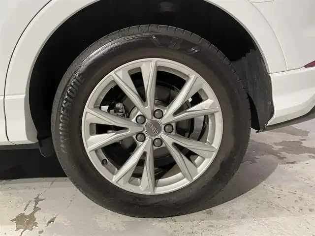 アウディ アウディ Ｑ３ 35TDIクワトロ Sライン 道央・札幌 2020(令2)年 3.6万km パール ベーシックパッケージ/・シートヒーター/・シート電動調整機能/・ステアリングホイール３スポークレザーマルチファンクションパドルシフトフラットボトム/・オートマチックテールゲート/・Audiホールドアシスト/・ランバーサポート４ウェイ/テクノロジーパッケージ/・スマートフォンインターフェイス/・ワイヤレスチャージング/アンビエントライティング/Audiパーキングシステム/Slineバンパー/シートベルトモニタリング/サウンドビューカメラ/バーチャルコックピット/エレクトロメカニカルパーキングブレーキ/ドアシルトリムslineロゴ/ルームミラー自動防眩/アドバンスキーシステム/ビルトイン2.0ETC