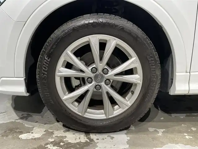 アウディ アウディ Ｑ３ 35TDIクワトロ Sライン 道央・札幌 2020(令2)年 3.6万km パール ベーシックパッケージ/・シートヒーター/・シート電動調整機能/・ステアリングホイール３スポークレザーマルチファンクションパドルシフトフラットボトム/・オートマチックテールゲート/・Audiホールドアシスト/・ランバーサポート４ウェイ/テクノロジーパッケージ/・スマートフォンインターフェイス/・ワイヤレスチャージング/アンビエントライティング/Audiパーキングシステム/Slineバンパー/シートベルトモニタリング/サウンドビューカメラ/バーチャルコックピット/エレクトロメカニカルパーキングブレーキ/ドアシルトリムslineロゴ/ルームミラー自動防眩/アドバンスキーシステム/ビルトイン2.0ETC