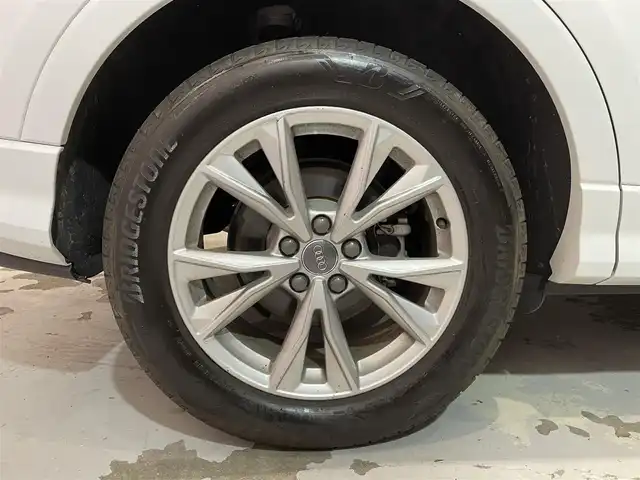 アウディ アウディ Ｑ３ 35TDIクワトロ Sライン 道央・札幌 2020(令2)年 3.6万km パール ベーシックパッケージ/・シートヒーター/・シート電動調整機能/・ステアリングホイール３スポークレザーマルチファンクションパドルシフトフラットボトム/・オートマチックテールゲート/・Audiホールドアシスト/・ランバーサポート４ウェイ/テクノロジーパッケージ/・スマートフォンインターフェイス/・ワイヤレスチャージング/アンビエントライティング/Audiパーキングシステム/Slineバンパー/シートベルトモニタリング/サウンドビューカメラ/バーチャルコックピット/エレクトロメカニカルパーキングブレーキ/ドアシルトリムslineロゴ/ルームミラー自動防眩/アドバンスキーシステム/ビルトイン2.0ETC