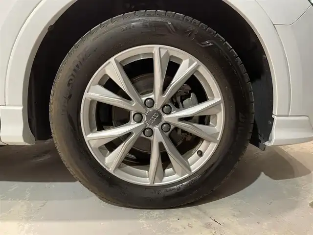 アウディ アウディ Ｑ３ 35TDIクワトロ Sライン 道央・札幌 2020(令2)年 3.6万km パール ベーシックパッケージ/・シートヒーター/・シート電動調整機能/・ステアリングホイール３スポークレザーマルチファンクションパドルシフトフラットボトム/・オートマチックテールゲート/・Audiホールドアシスト/・ランバーサポート４ウェイ/テクノロジーパッケージ/・スマートフォンインターフェイス/・ワイヤレスチャージング/アンビエントライティング/Audiパーキングシステム/Slineバンパー/シートベルトモニタリング/サウンドビューカメラ/バーチャルコックピット/エレクトロメカニカルパーキングブレーキ/ドアシルトリムslineロゴ/ルームミラー自動防眩/アドバンスキーシステム/ビルトイン2.0ETC