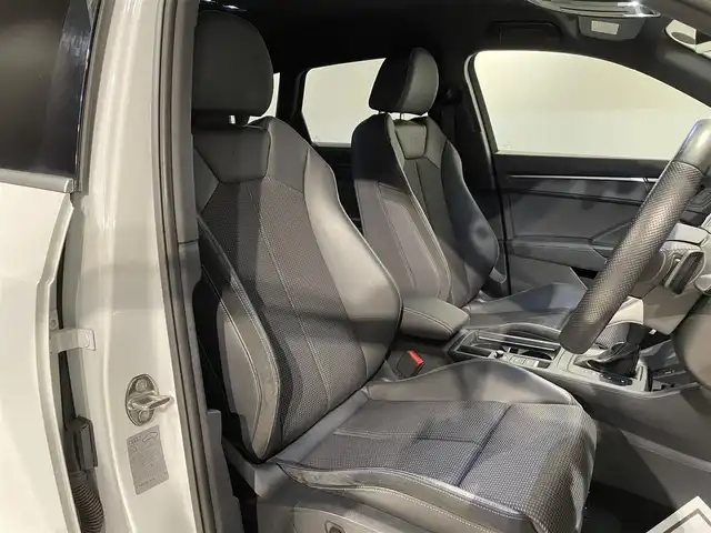 アウディ アウディ Ｑ３ 35TDIクワトロ Sライン 道央・札幌 2020(令2)年 3.6万km パール ベーシックパッケージ/・シートヒーター/・シート電動調整機能/・ステアリングホイール３スポークレザーマルチファンクションパドルシフトフラットボトム/・オートマチックテールゲート/・Audiホールドアシスト/・ランバーサポート４ウェイ/テクノロジーパッケージ/・スマートフォンインターフェイス/・ワイヤレスチャージング/アンビエントライティング/Audiパーキングシステム/Slineバンパー/シートベルトモニタリング/サウンドビューカメラ/バーチャルコックピット/エレクトロメカニカルパーキングブレーキ/ドアシルトリムslineロゴ/ルームミラー自動防眩/アドバンスキーシステム/ビルトイン2.0ETC