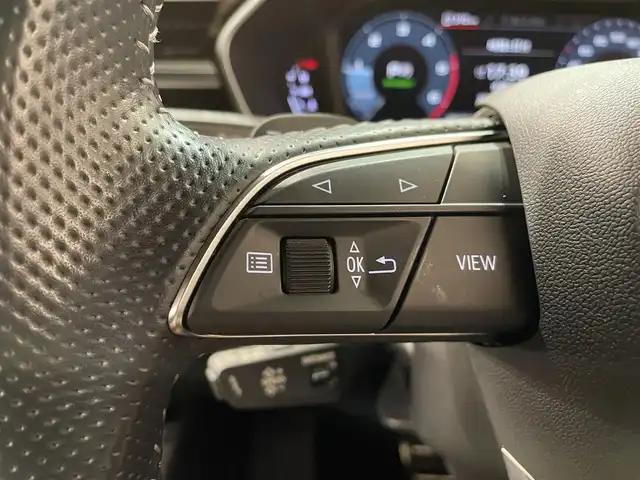 アウディ アウディ Ｑ３ 35TDIクワトロ Sライン 道央・札幌 2020(令2)年 3.6万km パール ベーシックパッケージ/・シートヒーター/・シート電動調整機能/・ステアリングホイール３スポークレザーマルチファンクションパドルシフトフラットボトム/・オートマチックテールゲート/・Audiホールドアシスト/・ランバーサポート４ウェイ/テクノロジーパッケージ/・スマートフォンインターフェイス/・ワイヤレスチャージング/アンビエントライティング/Audiパーキングシステム/Slineバンパー/シートベルトモニタリング/サウンドビューカメラ/バーチャルコックピット/エレクトロメカニカルパーキングブレーキ/ドアシルトリムslineロゴ/ルームミラー自動防眩/アドバンスキーシステム/ビルトイン2.0ETC