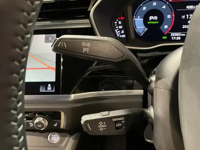 アウディ アウディ Ｑ３ 35TDIクワトロ Sライン 道央・札幌 2020(令2)年 3.6万km パール ベーシックパッケージ/・シートヒーター/・シート電動調整機能/・ステアリングホイール３スポークレザーマルチファンクションパドルシフトフラットボトム/・オートマチックテールゲート/・Audiホールドアシスト/・ランバーサポート４ウェイ/テクノロジーパッケージ/・スマートフォンインターフェイス/・ワイヤレスチャージング/アンビエントライティング/Audiパーキングシステム/Slineバンパー/シートベルトモニタリング/サウンドビューカメラ/バーチャルコックピット/エレクトロメカニカルパーキングブレーキ/ドアシルトリムslineロゴ/ルームミラー自動防眩/アドバンスキーシステム/ビルトイン2.0ETC