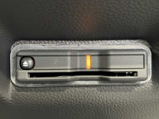 ホンダ ステップワゴン スパーダ eHEV 愛媛県 2023(令5)年 1.5万km プラチナホワイトパール ワンオーナー/Gathersナビ(フルセグTV/CD/DVD/AM・FM/BT/USB/AppleCarPlay/AndroidAuto)/全方位カメラ/ビルトインETC/前後ドライブレコーダー/両側パワースライドドア/前席シートヒーター/電動リアゲート/HondaSENSING/・衝突軽減ブレーキ/・踏み間違い衝突軽減システム/・歩行者事故低減ステアリング/・アダプティブクルーズコントロール/・車線維持支援システム/・トラフィックジャムアシスト/・車線逸脱抑制機能/・先行車発進お知らせ機能/・標識認識機能/・オートハイビーム/・パーキングセンサーシステム/・ブラインドスポットインフォメーション/・アダプティブドライビングビーム/パドルシフト/オートブレーキホールド/スペアキー/純正フロアマット/取扱説明書/保証書