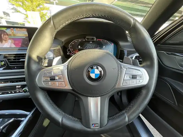 ＢＭＷ ７４０ｄ xDrive Mスポーツ 愛知県 2021(令3)年 7.8万km サファイアブラックP サンルーフ/純正ナビ/フルセグTV/BT/全方位カメラ/ハーマンカードンサウンドシステム/ETC/純正20インチAW/インテリジェントセーフティ/エグゼクティブドライブプロ/ドライビングアシストプロ/レーダークルーズコントロール/クリアランスソナー/ブラインドスポットモニター/ヘッドアップディスプレイ/レザシート/前席メモリー付きパワーシート/全席シートヒーター/前席エアシート/置くだけ充電/フロアマット