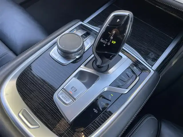 ＢＭＷ ７４０ｄ xDrive Mスポーツ 愛知県 2021(令3)年 7.8万km サファイアブラックP サンルーフ/純正ナビ/フルセグTV/BT/全方位カメラ/ハーマンカードンサウンドシステム/ETC/純正20インチAW/インテリジェントセーフティ/エグゼクティブドライブプロ/ドライビングアシストプロ/レーダークルーズコントロール/クリアランスソナー/ブラインドスポットモニター/ヘッドアップディスプレイ/レザシート/前席メモリー付きパワーシート/全席シートヒーター/前席エアシート/置くだけ充電/フロアマット