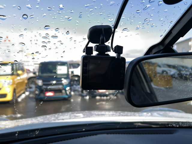 日産 ジューク ニスモ 秋田県 2013(平25)年 8.3万km ブリリアントホワイトパール 純正SDナビ/純正TV、CD/バックカメラ/ドライブレコーダー/社外」18インチAW/ETC/スペアキー/取り扱い説明書