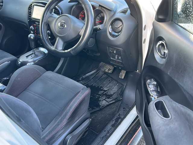 日産 ジューク ニスモ 秋田県 2013(平25)年 8.3万km ブリリアントホワイトパール 純正SDナビ/純正TV、CD/バックカメラ/ドライブレコーダー/社外」18インチAW/ETC/スペアキー/取り扱い説明書