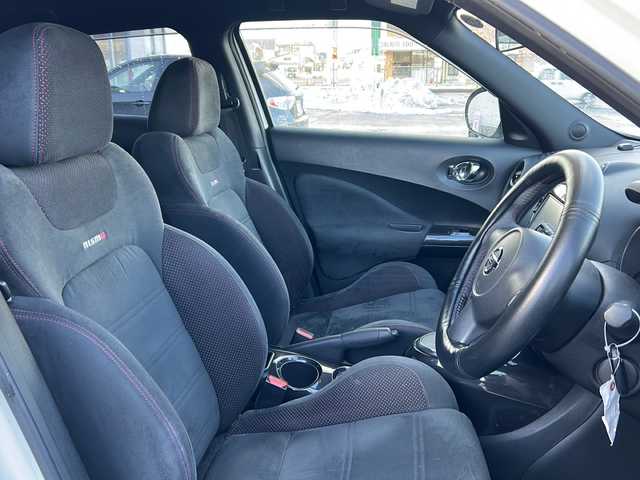 日産 ジューク ニスモ 秋田県 2013(平25)年 8.3万km ブリリアントホワイトパール 純正SDナビ/純正TV、CD/バックカメラ/ドライブレコーダー/社外」18インチAW/ETC/スペアキー/取り扱い説明書