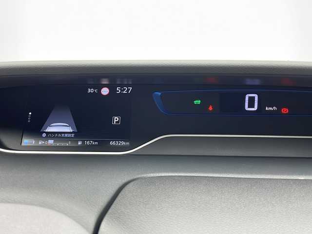 日産 セレナ e－パワー ハイウェイスター V 千葉県 2020(令2)年 6.7万km マルーンレッド プロパイロット/アラウンドビューモニター/ブラインドスポットモニター/パーキングアシスト/ふらつき警報/コーナーセンサー前後/標識認識機能/レーダークルーズコントロール/電動パーキングブレーキ/ブレーキホールド/全方位カメラ/純正SDナビ/　Bluetooth/CD/DVD/HDMI/iPod/　ブルーレイ/フルセグTV/USB/社外ETC/純正ドライブレコーダ前方/両側パワースライドドア/後席サンシェード/LEDヘッドライト/オートライト/オートハイビーム/純正15インチアルミホイール/取扱説明書/保証書