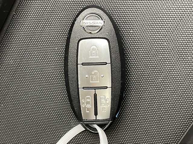 日産 セレナ e－パワー ハイウェイスター V 千葉県 2020(令2)年 6.7万km マルーンレッド プロパイロット/アラウンドビューモニター/ブラインドスポットモニター/パーキングアシスト/ふらつき警報/コーナーセンサー前後/標識認識機能/レーダークルーズコントロール/電動パーキングブレーキ/ブレーキホールド/全方位カメラ/純正SDナビ/　Bluetooth/CD/DVD/HDMI/iPod/　ブルーレイ/フルセグTV/USB/社外ETC/純正ドライブレコーダ前方/両側パワースライドドア/後席サンシェード/LEDヘッドライト/オートライト/オートハイビーム/純正15インチアルミホイール/取扱説明書/保証書
