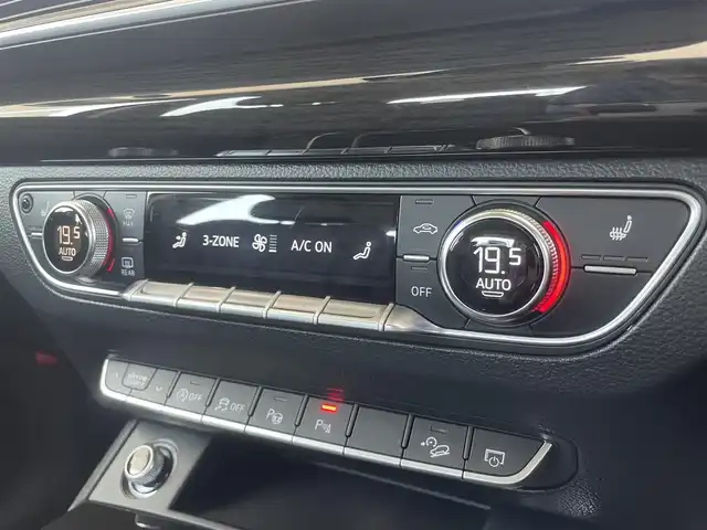 アウディ Ｑ５ 45TFSIクワトロ スポーツ 兵庫県 2019(平31)年 4.3万km ミトスブラックメタリック ・ラグジュアリーパッケージ//パーシャルレザー//マルチカラーアンビエントライティング/・アシスタンスパッケージ//LEDヘッドライト//LEDリヤコンビネーションランプ//アウディプレセンスリヤ//アウディサイドアシスト//バーチャルコックピット/・マトリクスLEDヘッドライトパッケージ//シーケンシャルウィンカー/・サラウンドビューカメラ/・純正MMIナビ/・地デジ/DVD/BT/USB/AUX/・ステアリングリモコン/・前席電動/ヒーター/・パワーリヤゲート/・ドライブレコーダー/・ビルトインETC/・AUDIプレセンス/・アダプティブクルーズコントロール/・AUDIアクティブレーンアシスト/・パークアシスト/・パーキングエイド/・Sline19インチAW/・R2/3/4/6年点検記録簿
