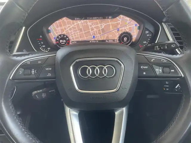 アウディ Ｑ５ 45TFSIクワトロ スポーツ 兵庫県 2019(平31)年 4.3万km ミトスブラックメタリック ・ラグジュアリーパッケージ//パーシャルレザー//マルチカラーアンビエントライティング/・アシスタンスパッケージ//LEDヘッドライト//LEDリヤコンビネーションランプ//アウディプレセンスリヤ//アウディサイドアシスト//バーチャルコックピット/・マトリクスLEDヘッドライトパッケージ//シーケンシャルウィンカー/・サラウンドビューカメラ/・純正MMIナビ/・地デジ/DVD/BT/USB/AUX/・ステアリングリモコン/・前席電動/ヒーター/・パワーリヤゲート/・ドライブレコーダー/・ビルトインETC/・AUDIプレセンス/・アダプティブクルーズコントロール/・AUDIアクティブレーンアシスト/・パークアシスト/・パーキングエイド/・Sline19インチAW/・R2/3/4/6年点検記録簿